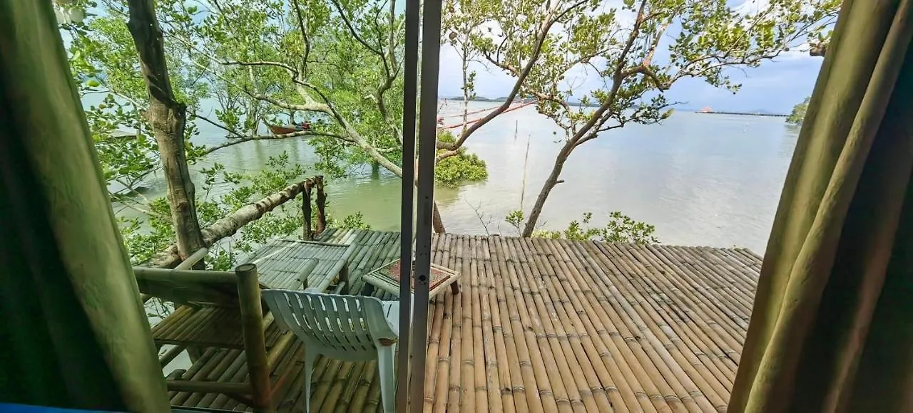 홈스테이 코란타 Deep House Sea View 아파트