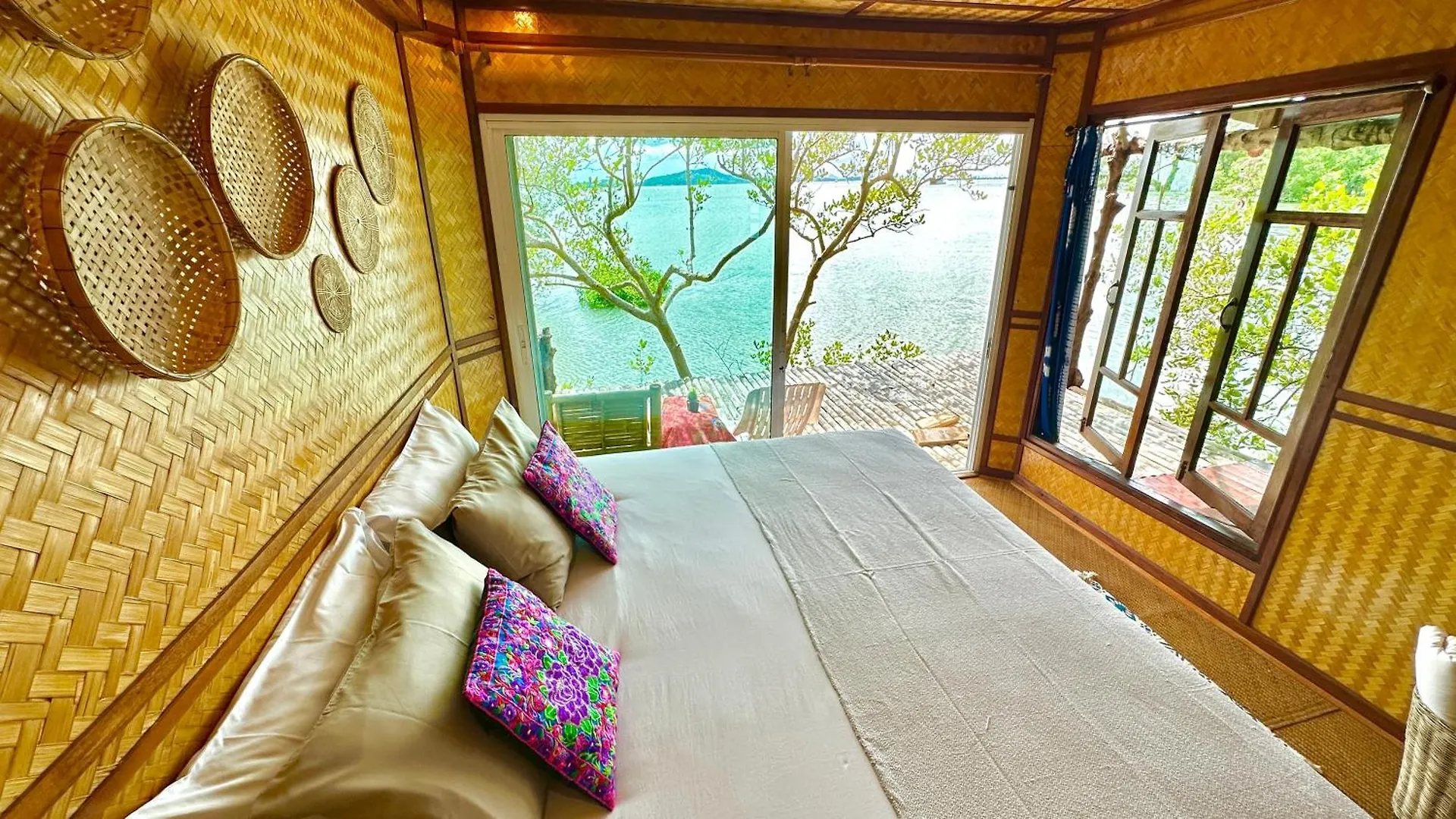 홈스테이 코란타 Deep House Sea View 아파트